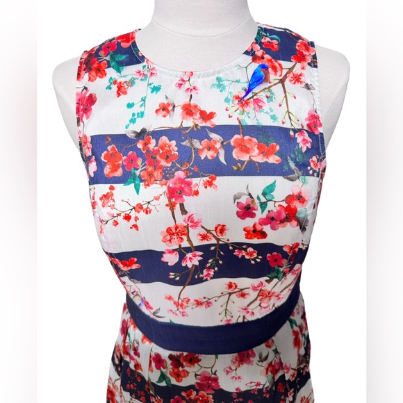 Eshakti Floral Stripe Print Georgette Maxi Dress Product size Small 6 - Picture 3 of 8